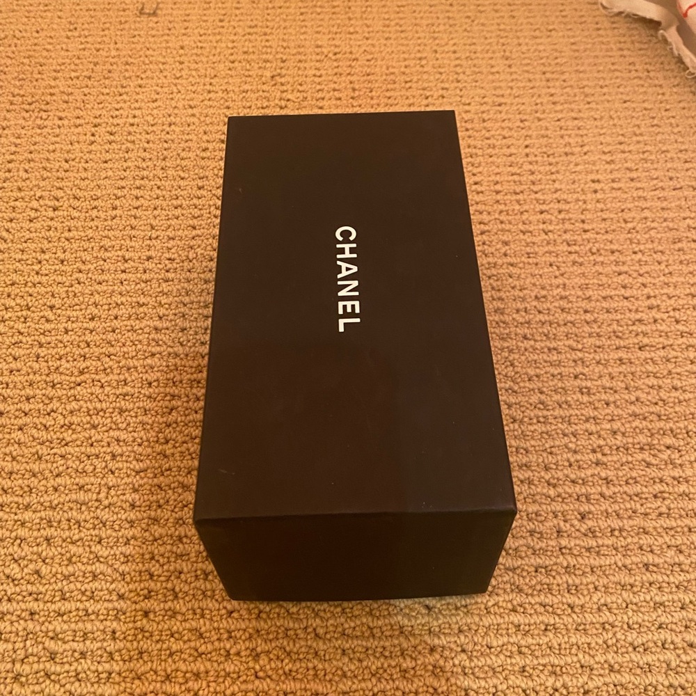 CHANEL Black and White Gift Box